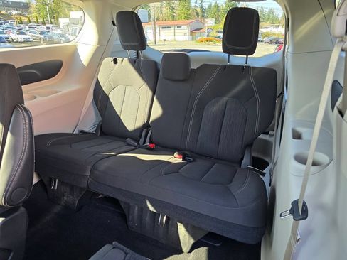 Used 2024 Chrysler Voyager LX FWD image 20