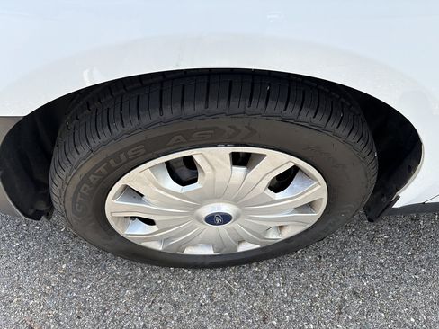 Used 2020 Ford Transit Connect XL FWD image 9