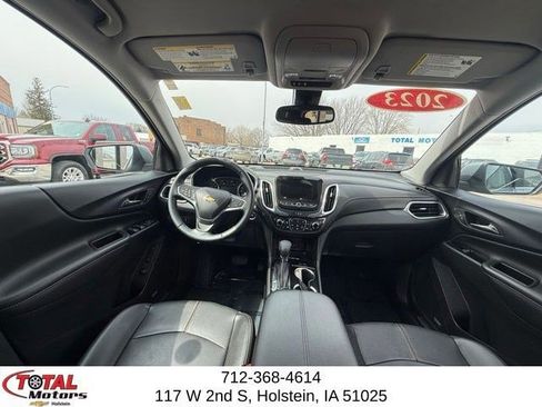 Used 2023 Chevrolet Equinox Premier image 18