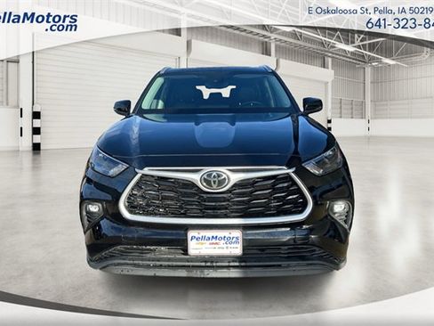 Used 2022 Toyota Highlander XLE image 6