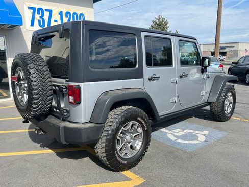 Used 2017 Jeep Wrangler Unlimited Rubicon w/ Cold Weather Group AWD/4WD image 3
