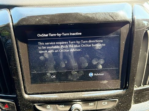 Used 2022 Chevrolet Traverse LT FWD image 11