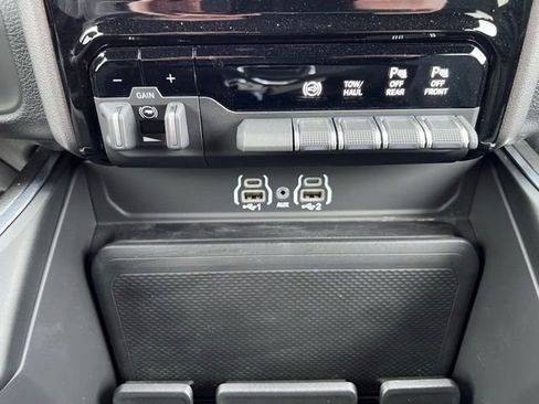Used 2025 RAM 2500 Big Horn AWD/4WD image 16