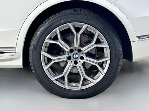 Used 2023 BMW X7 xDrive40i w/ Parking Assistance Package AWD/4WD image 37