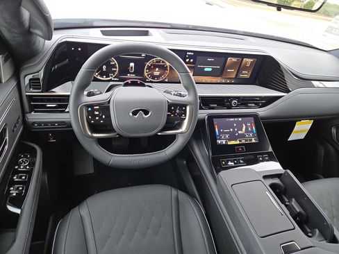 New 2026 INFINITI QX80 Autograph w/ Premium Cargo Package image 8