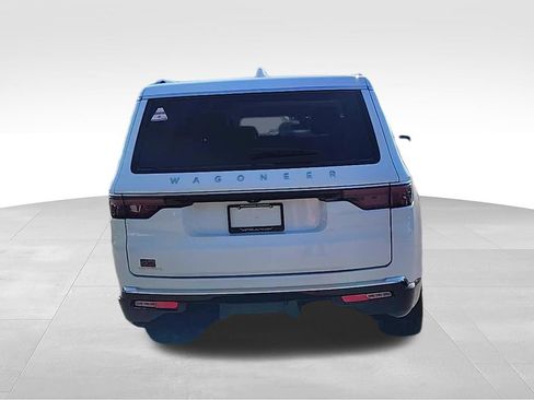 Used 2023 Jeep Wagoneer 4WD image 8