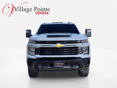 Used 2024 Chevrolet Silverado 2500 Custom w/ Custom Convenience Package image 10