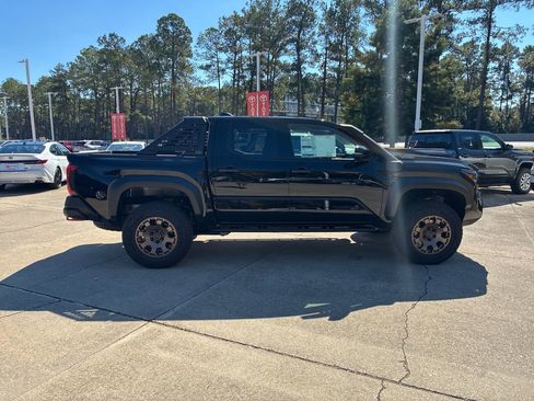 New 2025 Toyota Tacoma Trailhunter image 8