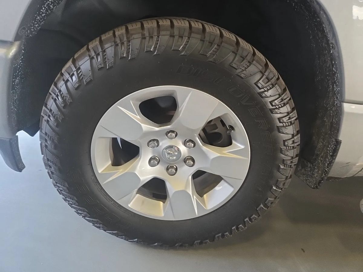 Used 2019 RAM 1500 Big Horn AWD/4WD image 12