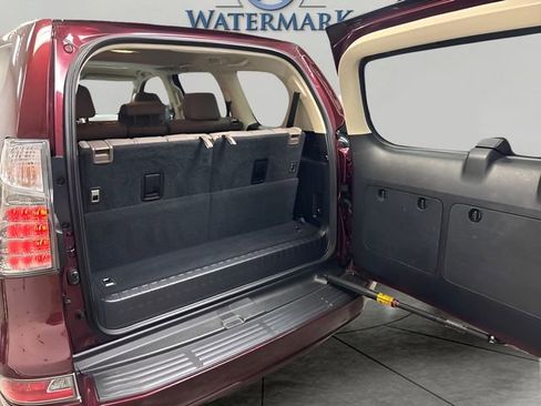 Used 2021 Lexus GX 460 Premium w/ Premium Package image 24