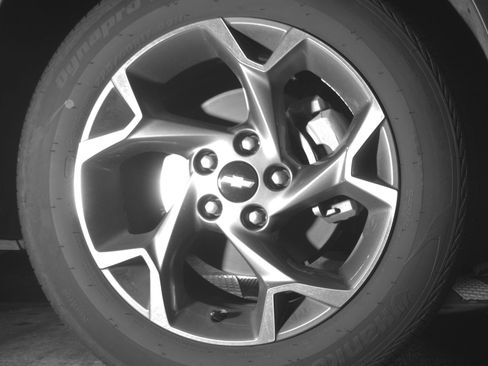 Used 2025 Chevrolet Trax LT w/ LT Convenience Package FWD image 13