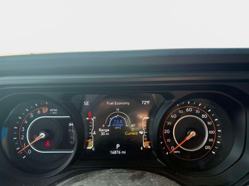 Certified 2025 Jeep Gladiator Rubicon w/ Convenience Group AWD/4WD image 10