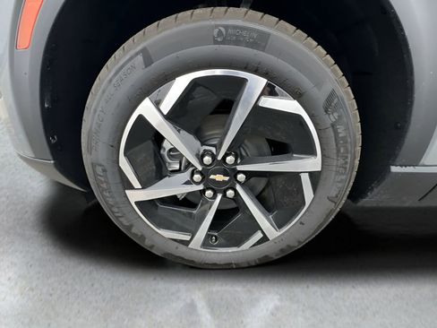 New 2026 Chevrolet Equinox EV LT image 30