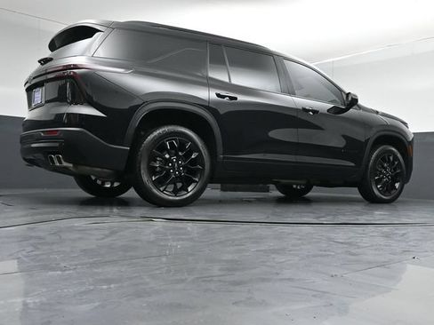 Used 2024 Chevrolet Traverse LT w/ Midnight/Sport Edition AWD/4WD image 41