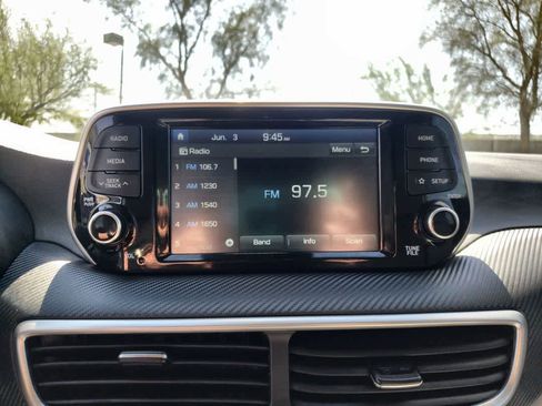 Used 2019 Hyundai Tucson SE image 16