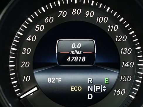 Used 2014 Mercedes-Benz E 350 4MATIC Sedan image 26