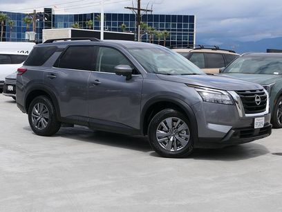 Used 2025 Nissan Pathfinder SV