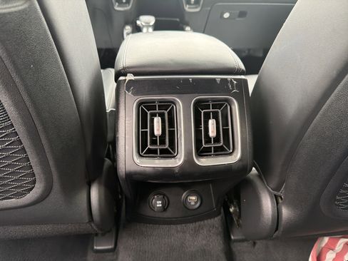 Used 2023 Kia Sorento S w/ Panoramic Sunroof Package image 24