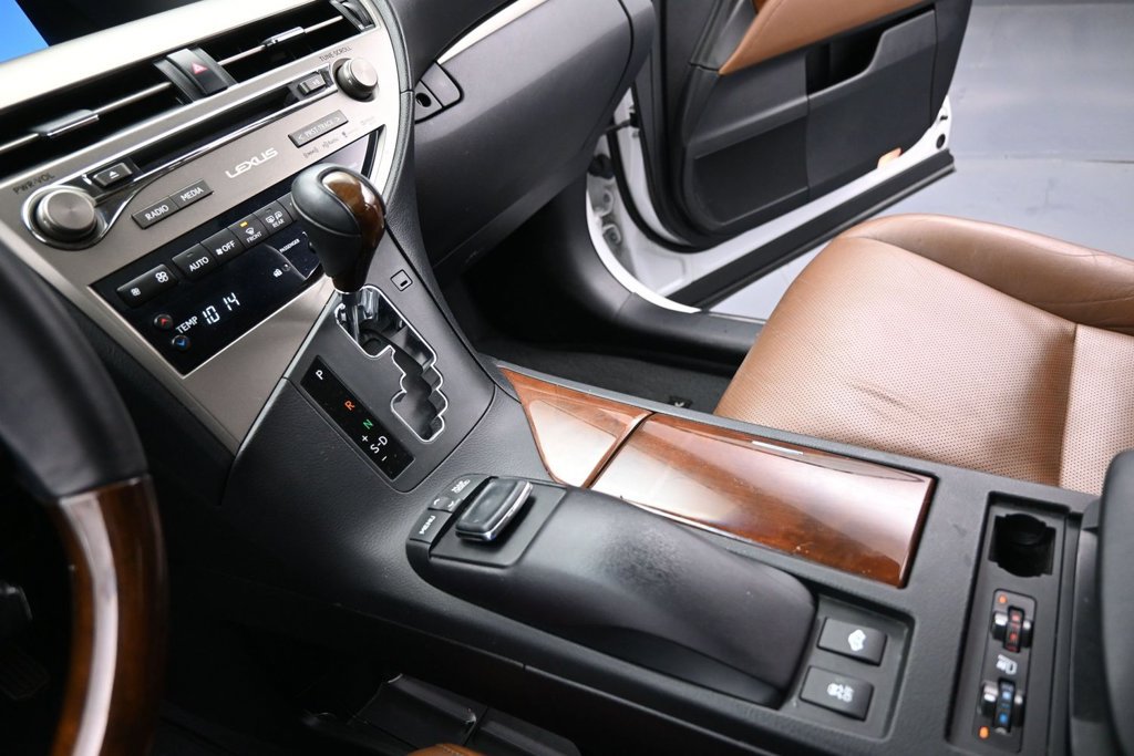 Used 2015 Lexus RX 450h AWD image 19