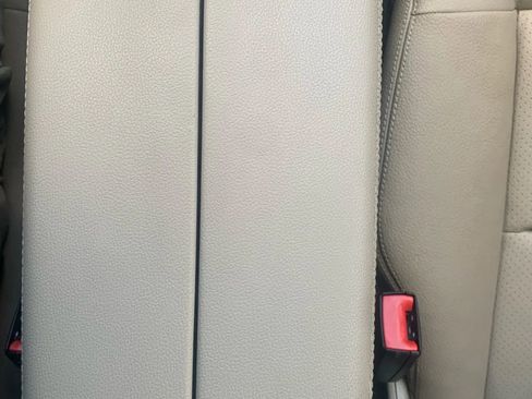 Used 2013 Mercedes-Benz E 350 Sedan image 22