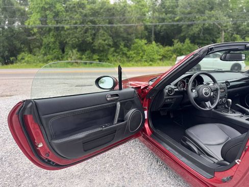 Used 2013 MAZDA MX-5 Miata Grand Touring RWD image 8
