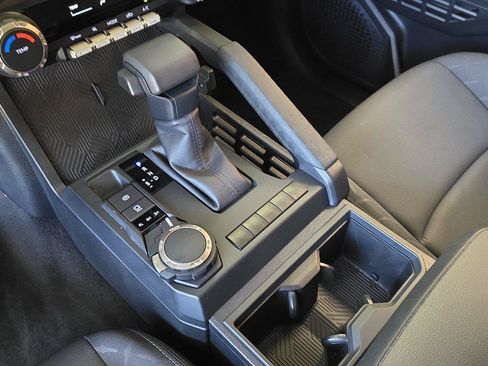 Used 2024 Toyota Tacoma SR AWD/4WD image 19