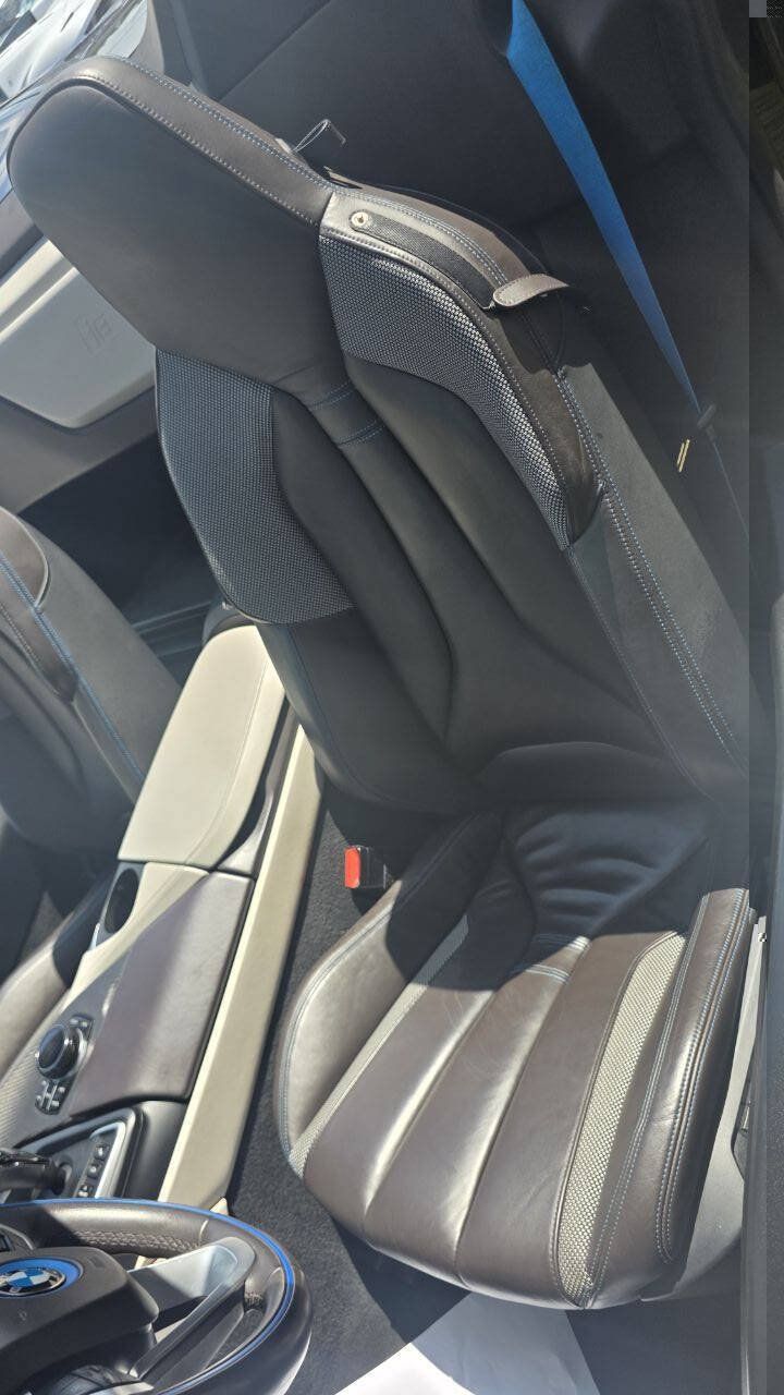 Used 2019 BMW i8 Roadster AWD/4WD image 28