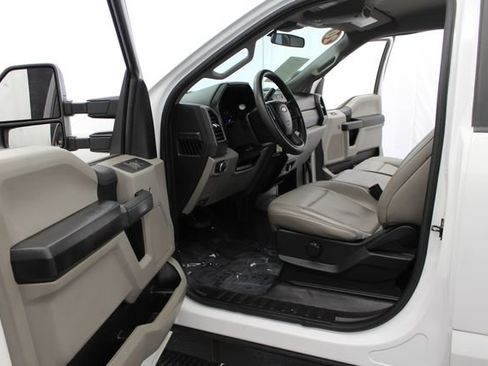 Used 2020 Ford F250 XL w/ Power Equipment Group RWD image 18