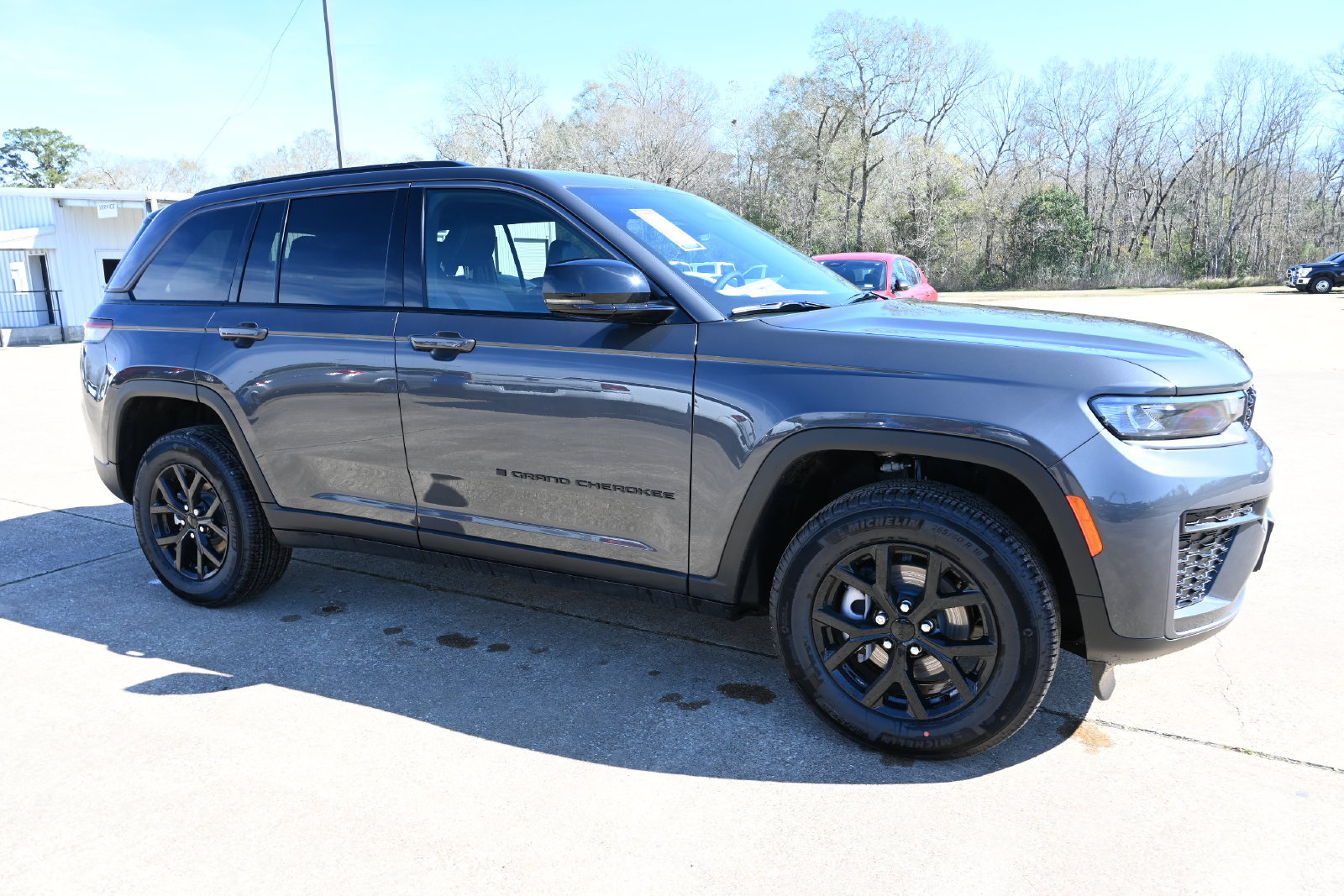 New 2026 Jeep Grand Cherokee Altitude AWD/4WD image 4