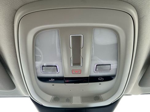 Used 2024 Volvo V60 B5 Cross Country Plus image 24