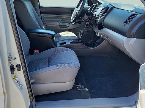 Used 2015 Toyota Tacoma 2WD Access Cab image 10
