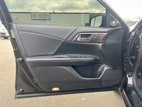 Used 2017 Honda Accord EX-L image 22