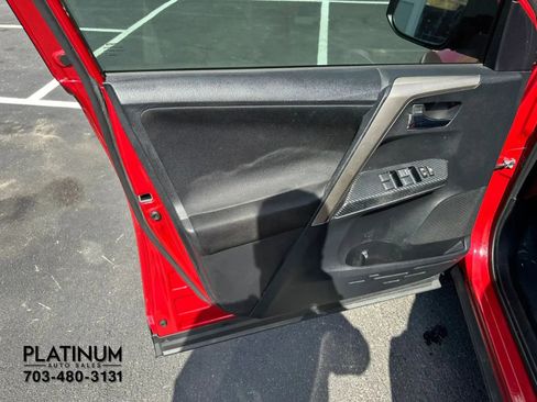 Used 2014 Toyota RAV4 XLE image 14