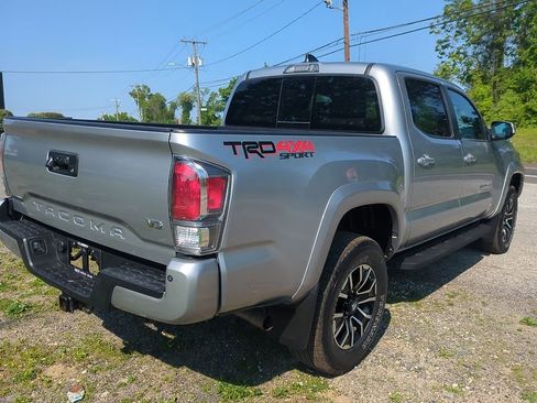 Used 2020 Toyota Tacoma TRD Sport w/ Technology Package AWD/4WD image 8