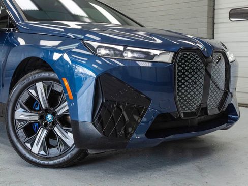 Used 2025 BMW iX xDrive50 image 8