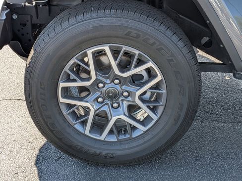 Used 2025 Jeep Wrangler Sahara image 10