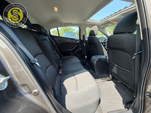 Used 2016 MAZDA MAZDA3 i Touring FWD image 18
