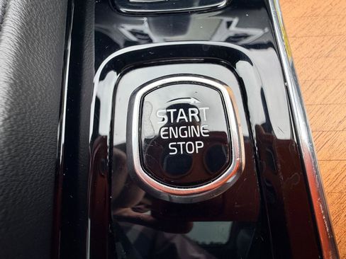 Used 2023 Volvo XC90 B6 Plus w/ Protection Package Premier image 28