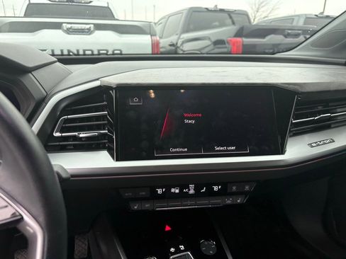Used 2024 Audi Q4 e-tron Premium Plus image 11