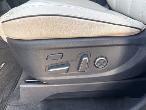 Used 2023 Hyundai Palisade Limited AWD/4WD image 14