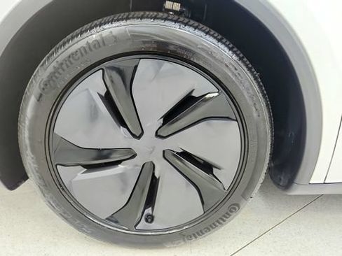 Used 2026 Tesla Model Y AWD image 71