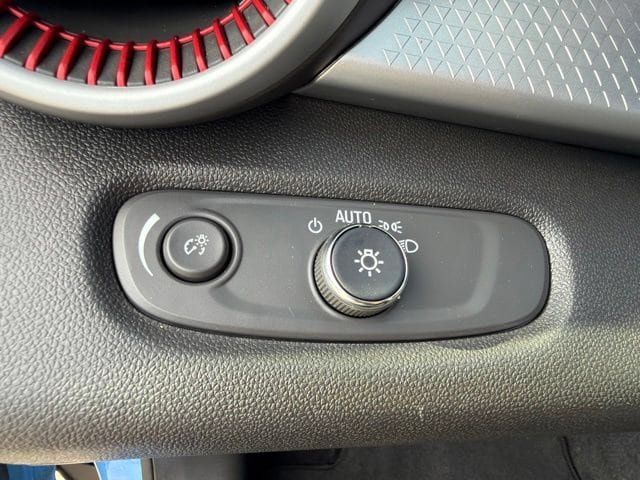 Used 2024 Chevrolet Trax RS w/ Driver Confidence Package FWD image 18