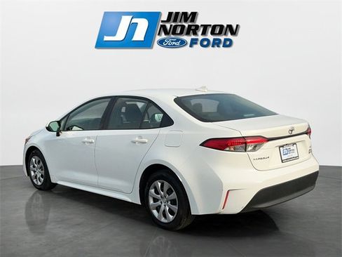 Used 2024 Toyota Corolla LE image 5