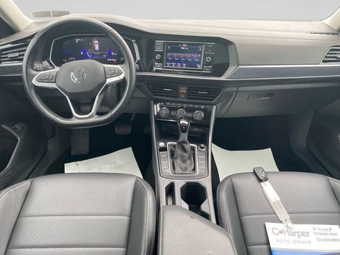 Used 2024 Volkswagen Jetta SE FWD image 19