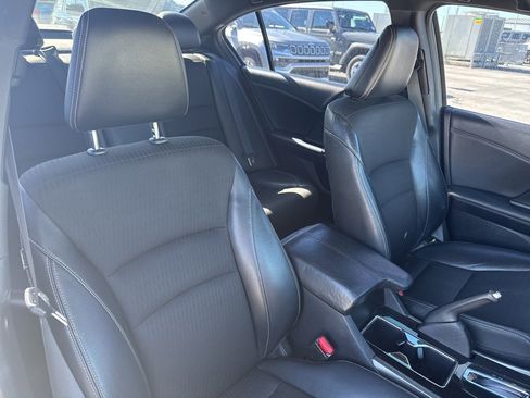 Used 2016 Honda Accord Sport image 11