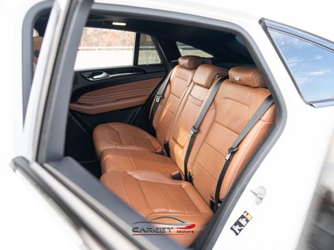 Used 2019 Mercedes-Benz GLE 43 AMG 4MATIC w/ Premium 3 Package image 20