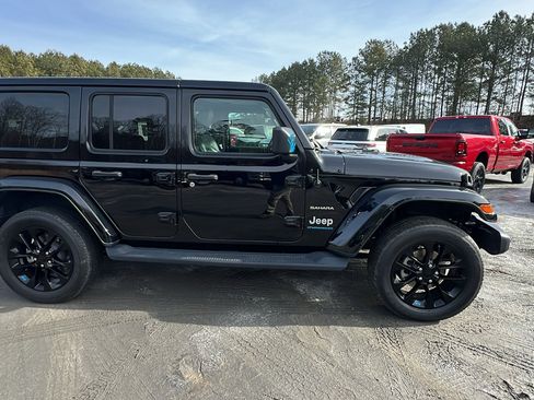 Used 2023 Jeep Wrangler Sahara w/ Cold Weather Group image 7