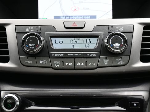 Used 2016 Honda Odyssey Touring Elite image 31