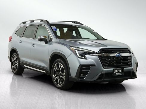 Used 2023 Subaru Ascent Limited w/ Technology Package AWD/4WD image 8