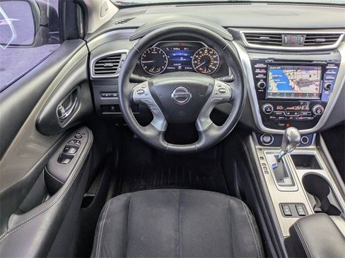Used 2018 Nissan Murano SV w/ Premium Package image 16
